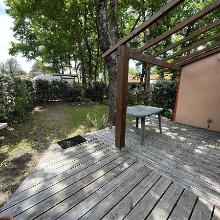 Chalet Au Bord Du Lac Avec Terrasse Et Proximite Plages ! - Fr-1-648-147 בקתה הורטין
