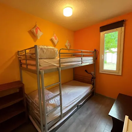 Chalet Au Bord Du Lac Avec Terrasse Et Proximite Plages ! - Fr-1-648-147 *